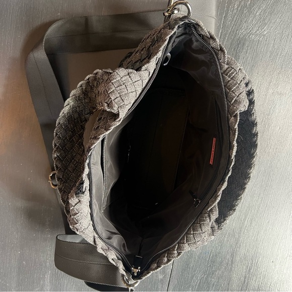 Elegant Black Woven Crossbody Bag - Picture 6 of 9